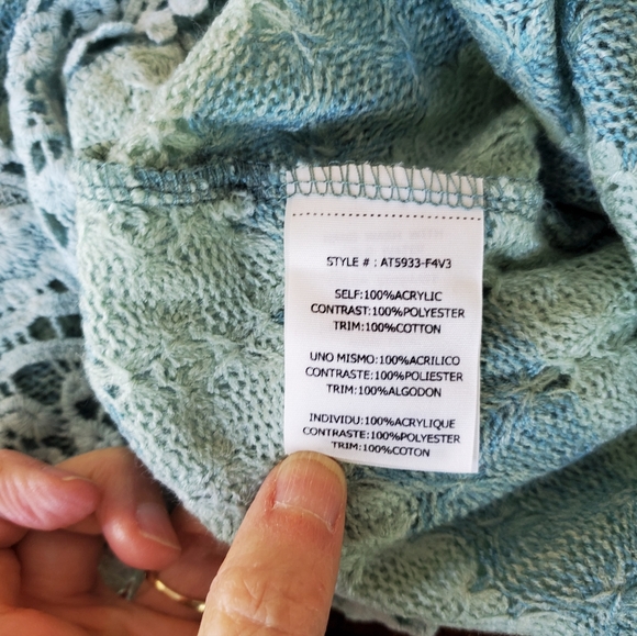 Beautiful Altar'd State, Ladies Long Sleeve Sweater, Striped, Lace, Ribbon Back - Picture 3 of 7